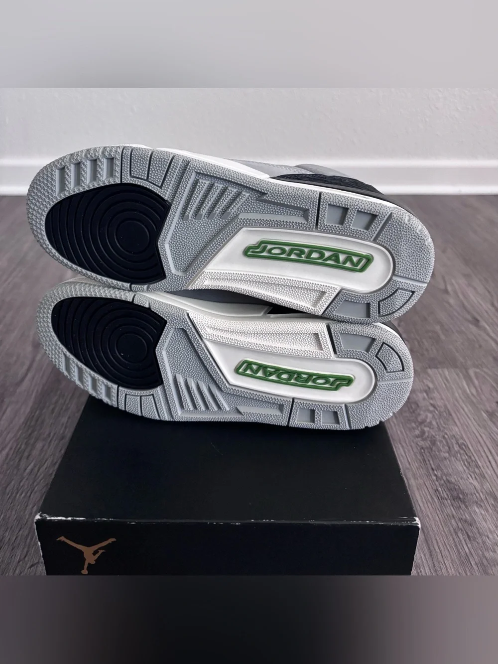 Air Jordan 3 Retro (GS) Chlorophyll. New in Box.